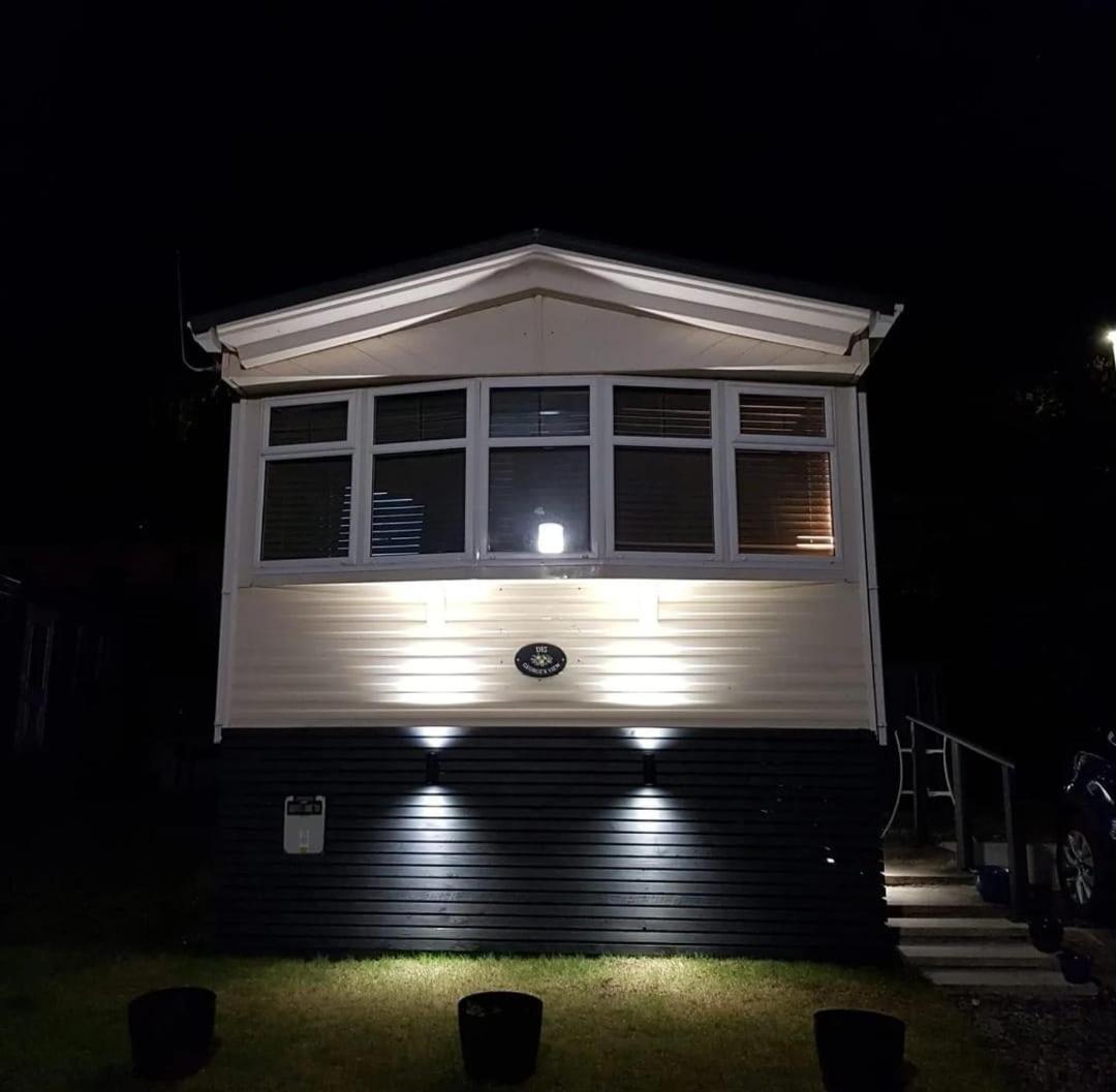 Wonderful 2 Bedroom Mobile Home Aberystwyth Exteriör bild